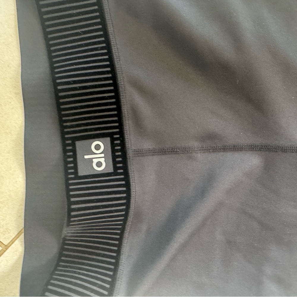 Alo Black Leggings almost brand new